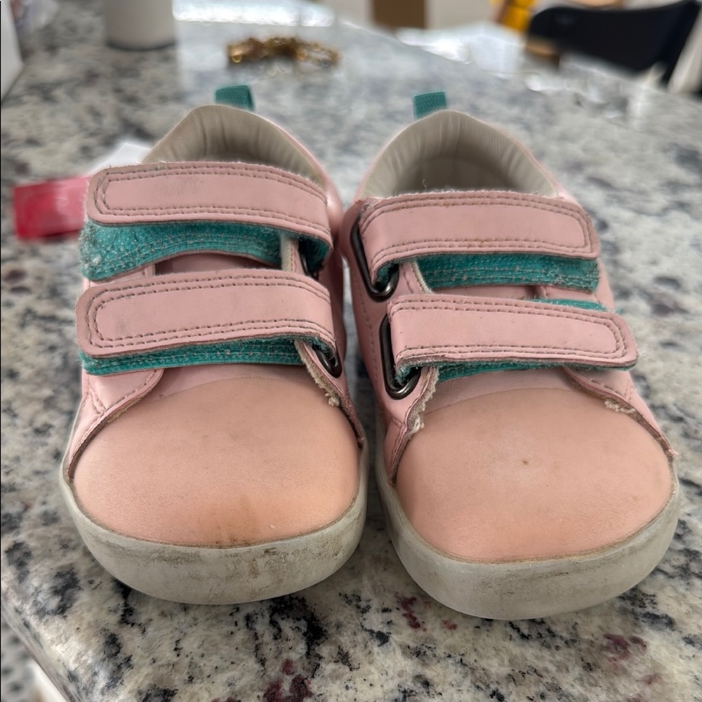 Ten little EVERYDAY SNEAKER size 9 toddler